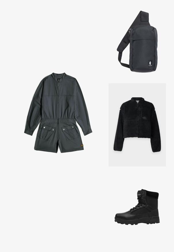 Schwarze Fleecejacke mit hohem Kragen, tailliertem Design, langen Ärmeln, Taschen vorne und strukturiertem Stoff. Mit einem Logo auf der Brust.; Dunkelgrauer kurzärmeliger Overall mit Frontreißverschluss, elastischem Bund und zwei mit Knöpfen versehenen Klappentaschen vorne an den Shorts.; Schwarze taktische Stiefel mit glatter Lederoberfläche, Netzpaneelen, verstärkter Zehenpartie und robustem Profil. Mit Schnürdesign und gepolstertem Kragen.; Schwarze Umhängetasche aus strapazierfähigem Stoff, mit gepolstertem, atmungsaktivem Trageriemen, Reißverschlussfächern und einem Logotag auf der Vorderseite.