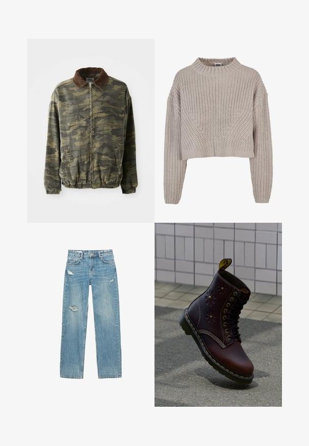 Tarnmusterjacke in Khaki und Dunkelgrün, aus robustem Stoff. Mit einem braunen Cordkragen und elastischen Bündchen sowie Saum.; Beiger grob gestrickter, kurz geschnittener Pullover mit langen Ärmeln und geripptem Rundhalsausschnitt sowie Bündchen.; Hellblaue, gerade geschnittene Jeans aus Denim. Besitzt ausgefranste Risse an der Vorderseite, einen verblassten Stoff und fünf Taschen mit Metallbeschlägen.; Dunkelbrauner Lederstiefel mit floraler Prägung und gelber Naht, aufrecht auf einem strukturierten Gehweg mit gefliestem Wandhintergrund positioniert.