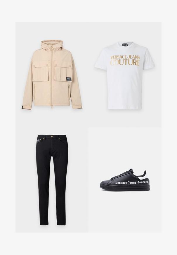 Beige hættejakke med to frontlommer med klap og en sidelomme med lynlås, udstyret med et sort logo-patch og et glat, vandafvisende stof.; Hvid bomulds t-shirt med fedt guld "VERSACE JEANS COUTURE" tekst på fronten. Rund hals og korte ærmer.; Sorte denim jeans med slim fit, udstyret med guldfarvet metalhardware, fem lommer og et lille brandlabel på højre lomme.; Sort lav sneaker med sorte snørebånd, hvid hælflap og teksten "Versace Jeans Couture" på siden samt præget på sålen.