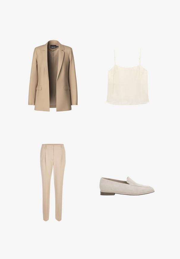Beige blazer met notch-lapels en twee voorzakken; gemaakt van gladde stof, het heeft een open voorkant en een getailleerde pasvorm.; Crèmekleurig mouwloos camisettopje met dunne verstelbare bandjes en een rechte halslijn op een witte achtergrond.; Beige op maat gemaakte slim-fit broeken met een voorplooi, riemlussen en een schone tailleband, tentoongesteld tegen een witte achtergrond.; Beige suède instapper loafer met lage hak, puntige neus en minimale stiksel details aan de bovenzijde.