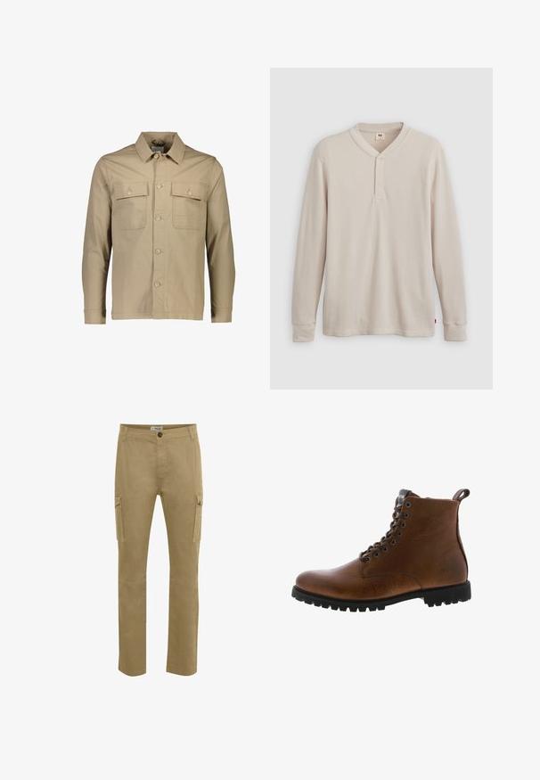 Beige katoenen shirt-jack met een kraaghals, twee borstzakken, knoopsluiting aan de voorkant, lange mouwen en een effen textuur.; Lange mouwen henley-shirt in lichtbeige ribbelstof, met een V-hals, een drieknoopsluiting en manchetten. Rode logo-label aan de onderkant.; Tans kleur cargo pants met een rechte pasvorm, gemaakt van stevige katoen. Voorzien van zijzakken, een knoopsluiting en versterkte kniestukken.; Bruine leren enkelbotten met een gestructureerde afwerking, metalen oogjes en een zwarte rubberen profielzool. Voorzien van een trekband aan de achterkant voor gemakkelijke instap.