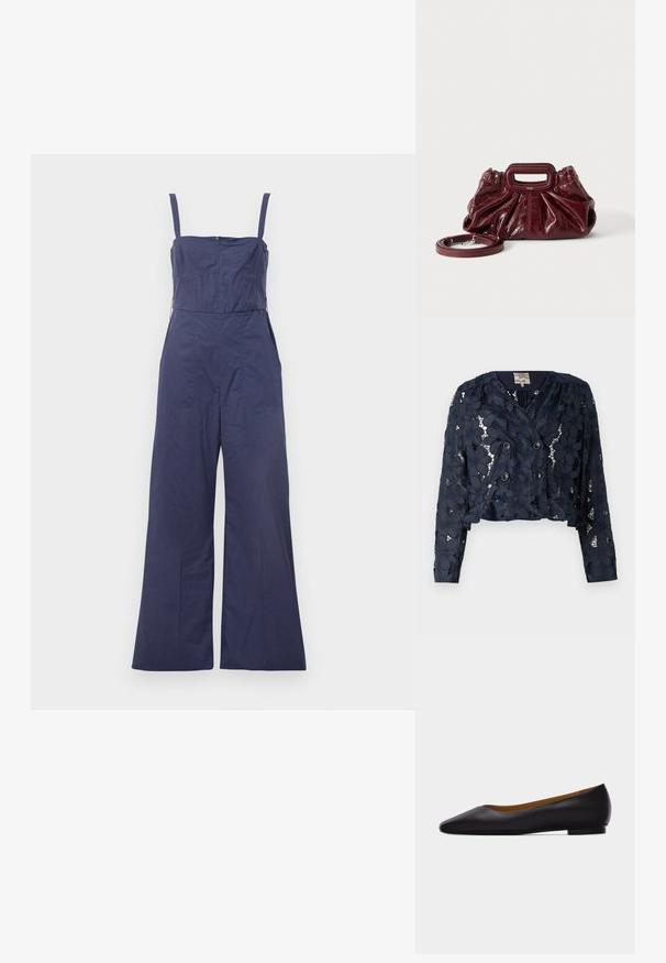 Marineblaue, verkürzte Jacke aus Spitze mit floralen Mustern, mit einer doppelt geknöpften Vorderseite und zwei Knöpfen. Strukturierter, halbtransparenter Stoff.; Nachtblauer Jumpsuit mit dünnen Trägern, tailliertem Oberteil und weitem Bein. Verfügt über einen Reißverschluss im Rücken und eine glatte Stoffoberfläche.; Schwarzer flacher Schuh aus Leder mit spitz zulaufender Vorderkappe, niedrigem Absatz und glatter Oberfläche, von der Seite vor einem hellgrauen Hintergrund dargestellt.; Kleine dunkelrote Ledertasche mit geraffter Textur, rechteckigem Handgriff mit Ausschnitt und abnehmbarem Schulterriemen auf weißem Hintergrund.