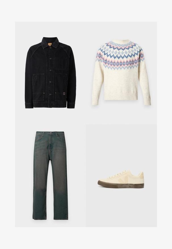 Sort denimjakke med klassisk krave, frontknaplukning, to sidelommer med klap og en brystlomme; synlige stikninger som detaljer.; Creamfarvet sweater med rund halsudskæring og lange ærmer, med et farvet mønster af blå, rosa og hvide geometriske figurer. Ribstrikkede manchetter og kant.; Mørkegrønne denimjeans med lige ben, der har et klassisk design med fem lommer og kontrastsyninger langs sømmene.; Beige lærredssko med rund tå, flade snørebånd og struktureret brun gummisål. Har et logo på siden og et minimalistisk design.