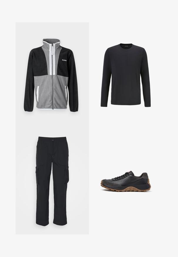 Fleecejack met hoge kraag, grijze en zwarte kleurvakken, voorrits en witte accenten op de zakken en ritsafwerking.; Zwarte longsleeve t-shirt van gladde katoen, met een ronde halslijn en een simpel, recht gesneden ontwerp.; Zwarte cargobroek van geweven stof. Voorzien van een verstelbare tailleband, zijzakken en twee utilityzakken met ritsen.; Zwarte leren en suède sneaker met zwarte veters, bruine robuuste zool en een laag model, te zien van de linkerkant op een witte achtergrond.
