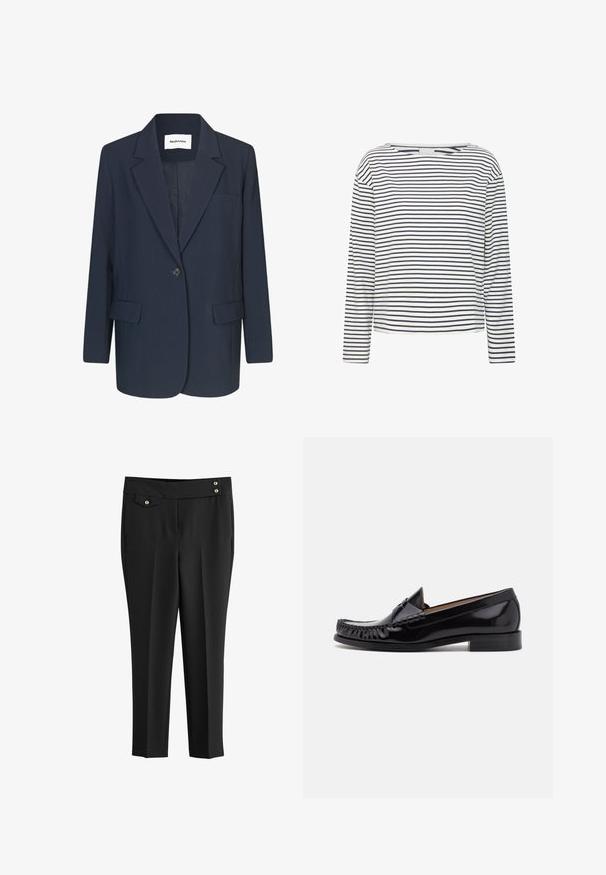 Marineblazer van gladde stof, met een enkele knoopsluiting, notch-lapels, één borstzak en twee voorkzakken.; Langsleeve top met een bootnek, gemaakt van zachte stof met marineblauwe en witte horizontale strepen. Rechte snit en minimale details.; Zwarte op maat gemaakte broek van lichtgewicht stof. Heeft een rechte voorkant, twee zijzakken en goudkleurige knoopaccenten bij de tailleband.; Zwarte leren mokassin met een glanzende afwerking, voorzien van franjes aan de voorkant en een lage gestapelde hak.
