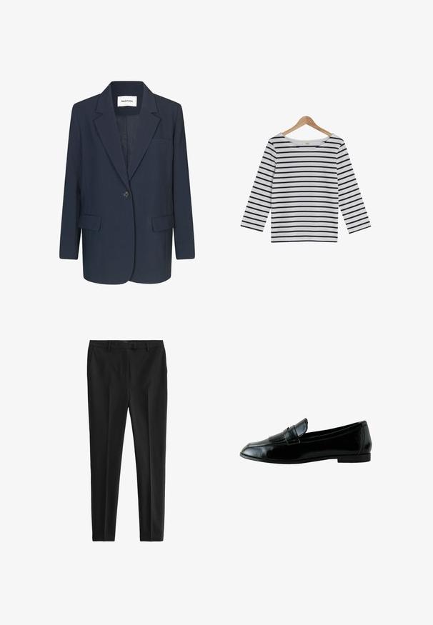 Marineblazer van gladde stof, met een enkele knoopsluiting, notch-lapels, één borstzak en twee voorkzakken.; Langsleeve gestreept top in wit met marineblauwe horizontale strepen, ronde halslijn en zachte katoen, hangend aan een houten hanger.; Zwarte broek van een gladde, lichtgewicht stof. Kenmerkt zich door een getailleerde pasvorm, voorplooien en standaard riemlussen met zij- en achterzakken.; Zwarte leren loafer met lage hak en decoratieve franje aan de voorkant, zijaanzicht op witte achtergrond.