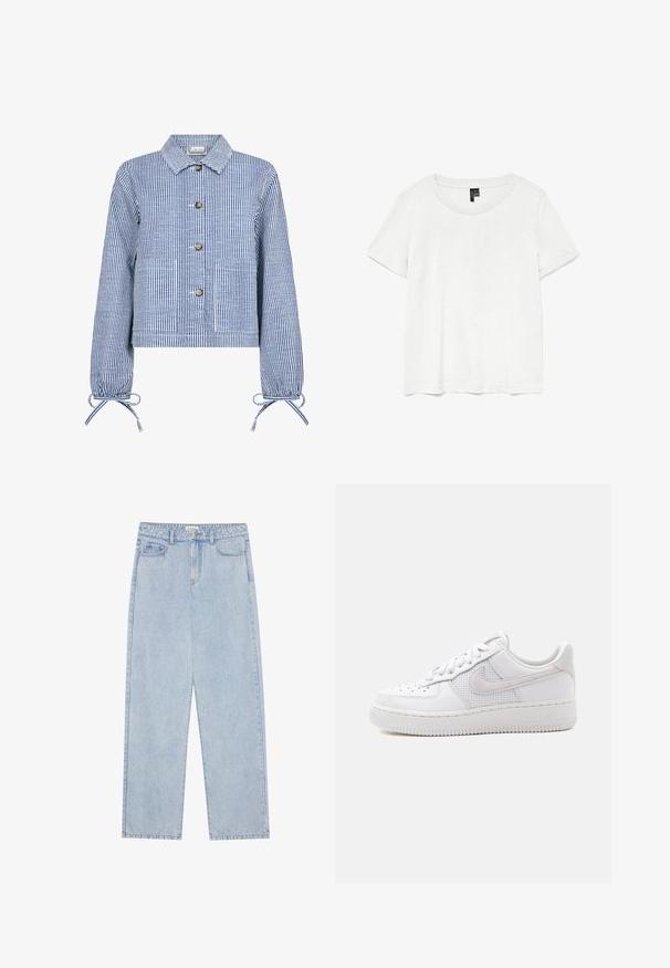 Gestreepte blauwe en witte cropped jas met een knoopsluiting aan de voorkant, lange mouwen met gathered cuffs, twee voorzakken en een klassieke kraag.; Witte t-shirt met korte mouwen en een ronde hals, gemaakt van lichte stof. Eenvoudig ontwerp, gladde textuur en rechte zoom.; Lichtblauwe, high-waisted denim jeans met een straight-leg snit, vijf zakken en zichtbare stiksels. Het materiaal heeft een klassieke wassing.; Witte lage Nike Air Force 1 sneaker met witte veters, perforaties op de neusplaat en een mesh paneel achter het Nike Swoosh-logo.