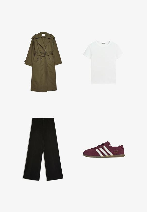 Langer olivgrüner Trenchcoat mit doppelreihigen Knöpfen, breiten Revers, Schulterepauletten, einem taillierten Bund und Klappentaschen.; Schlichtes weißes T-Shirt mit kurzen Ärmeln, rundem Halsausschnitt und einem kleinen schwarzen Etikett innen am Kragen.; Schwarze Hosen mit weitem Bein, Gürtelschlaufen, Knopfverschluss vorne und Reißverschluss, flach auf weißem Hintergrund ausgelegt.; Sneaker aus kastanienbraunem Wildleder mit weißen Streifenakzenten, abgerundetem Zehenbereich und einer Laufsohle aus Kaugummirubber. Verfügt über ein Logoetikett an der Außenseite.