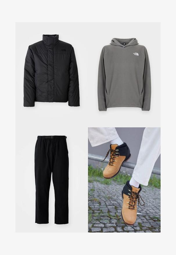 Schwarze isolierte Jacke mit hohem Kragen, ausgestattet mit einem durchgehenden Reißverschluss und einem Logo auf der linken Brust. Das Material wirkt glatt und plüschig.; Grauer Fleece-Kapuzenpullover mit Fronttasche, verstellbarem Kordelzug an der Kapuze und kleinem weißem Logo auf der linken Brustseite.; Schwarze, leichte Hose mit geradem Schnitt, elastischem Bund, verstellbarem Gürtel und verstärkten Kniepolstern. Keine sichtbaren Muster oder Akzente.; Braune und schwarze Wanderschuhe mit Obermaterial aus Wildleder, goldenen Ösen und gemusterten Schnürsenkeln, die auf einem Geländer über Kopfsteinpflaster ausgestellt sind. Weiße Socken sind sichtbar.