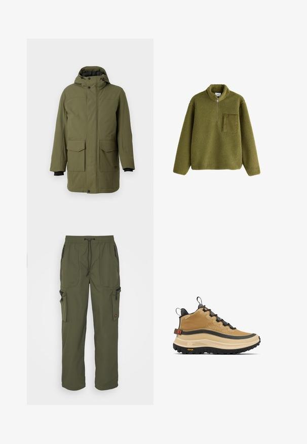 Oliven grøn parka med hætte, der har to forreste lomme med lap, en lige pasform og sorte elastiske manchetter. Fremstillet af tekstureret, slidstærkt stof.; Olivengrøn fleece pullover med lange ærmer, halv lynlås foran, ståkrave og tekstureret firkantet brystlomme på venstre side.; Oliven grøn cargo bukser lavet af let materiale, med elastisk talje, snorelukning og flere lynlåslommer.; Tanfarvet højt snøresko med tekstureret finish, markant sort ydersål og orange accenter. Har snøresystem og polstret krave for støtte.
