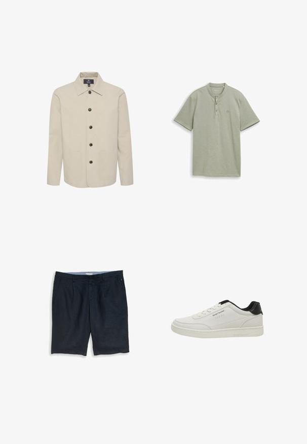 Beige Jacke aus Baumwolle mit Kragen, Knopfverschluss und zwei seitlichen Taschen. Glatte Textur mit braunen Knöpfen.; Hellgrünes Kurzarm-Poloshirt mit Stehkragen und drei Knöpfen vor weißem Hintergrund.; Marineblaue Freizeithose mit Knopf- und Reißverschluss, vorderen Taschen und Gürtelschlaufen, flach auf weißem Hintergrund liegend.; Weißer Sneaker mit niedrigem Schaft, schwarzem Kragen, Schnürverschluss vorne und Sergio Tacchini Markenkennzeichnung an der Seite und Fersenbereich.