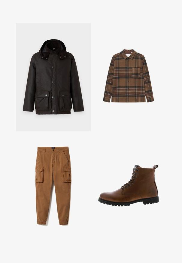 Barbour MODERN BEAUFORT JACKET - Jas - dark brown/midnight oak; Bruin geruit shirt van zachte stof met lange mouwen, knoopsluiting, een kraag en een enkele borstzak met meerkleurige strepen.; Bruine cargobroek met elastische boorden, knoop- en ritssluiting, schuine voorzakken en grote klepzakken op elke dij.; Bruine leren enkelbotten met een gestructureerde afwerking, metalen oogjes en een zwarte rubberen profielzool. Voorzien van een trekband aan de achterkant voor gemakkelijke instap.