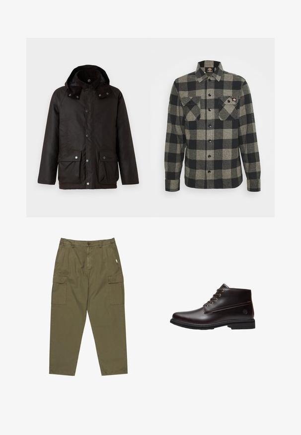 Barbour MODERN BEAUFORT JACKET - Jas - dark brown/midnight oak; Zwart en grijs geblokt flanellen shirt met lange mouwen, knoopsluiting aan de voorkant, twee borstzakken en een licht gebogen zoom. Gegarneerde stof.; Olijfgroene cargobroek van katoen, met een knoopsluiting aan de voorkant, zijzakken en twee grote cargozakken op de dijen.; Donkerbruine leren veterschoenen voor de enkels met zwarte zool en subtiel merklogo aan de zijkant, zijaanzicht tegen een witte achtergrond.