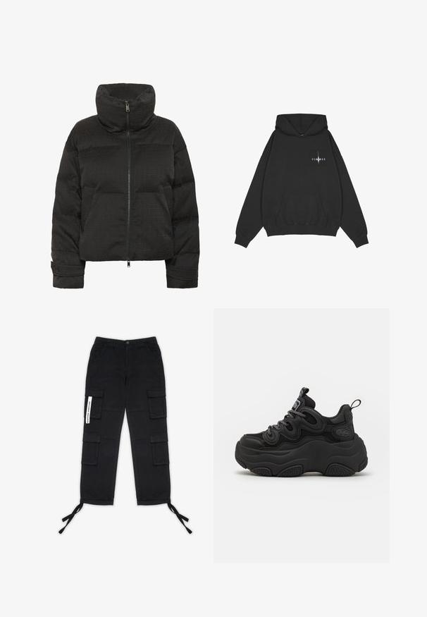 Zwarte pufferjack met hoge kraag, volledige ritssluiting, gequilte textuur en reliëf patroon. Beschikt over zijzakken en heeft een cropped pasvorm.; Pegador Hoodie - washed black; Pegador TANAMI WIDE PANTS - Cargobroek - black; Zwarte sneaker met een chunky ontwerp, voorzien van een gestructureerde bovenkant, mesh panelen en een dikke rubberen zool. Reflecterende veters en merkdetails zijn zichtbaar.
