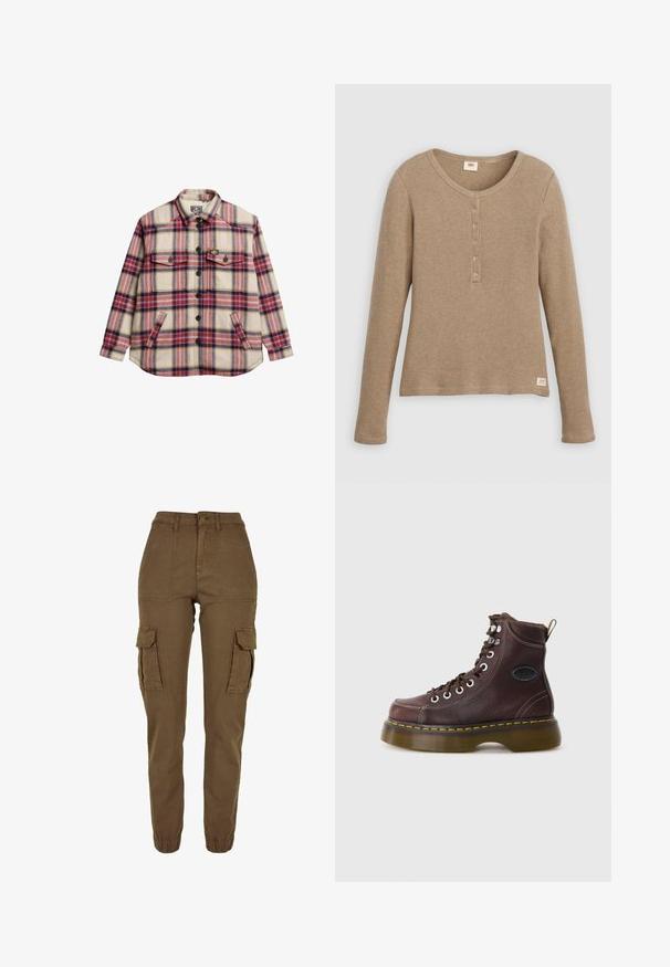 Geruite flanellen overhemd in crème, rood, paars en geel. Heeft twee borstzakken, zwarte knopen en een ronde zoom.; Beige henleyshirt met lange mouwen en wafelstructuur, ronde hals en knoopsluiting met vijf knopen, plat weergegeven tegen een witte achtergrond.; Bruine cargobroeken van katoen met een tapered fit, voorzien van zijzakken, knoopsluiting en gathered cuffs voor extra comfort.; Bruine leren enkelboot met een gestructureerd oppervlak, zilveren ogen en gele stiksels. Voorzien van een stevige doorzichtige zool en een trekband.