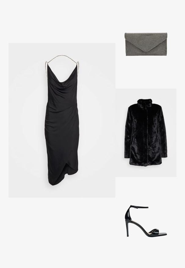 Zwarte nepbontjas met een hoge kraag, zachte textuur, lange mouwen en een open voorkant. Geen zichtbare sluitingen.; Et Ochs ILA CHAIN COWL NECK MIDI DRESS - Cocktailjurk - black; Zwarte lakleren sandaal met hoge hak, enkelbandje, open teen en smalle naaldhak, zijaanzicht op witte achtergrond.; Zwarte stoffen clutch met een getextureerd studpatroon en envelopsluiting, met een strakke rechthoekige vorm en zonder zichtbare hardware.