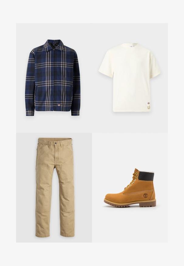 Geruite jas in marineblauw, zwart en beige. Beschikt over een kraag, een ritssluiting aan de voorkant en elastische manchetten met een logo aan de onderzijde.; Effen off-white korte katoenen T-shirt met ronde hals, klein logolabel en beige koorddetail nabij de onderzoom.; Khaki werkkledingbroek van stevig katoen, met een rechte pijp, verstevigde knieën en meerdere voorzakken.; Bruine leren enkellaars met metalen oogjes, witte faux bont voering, zwarte gewatteerde kraag, robuuste zool en een reliëflogo aan de zijkant.