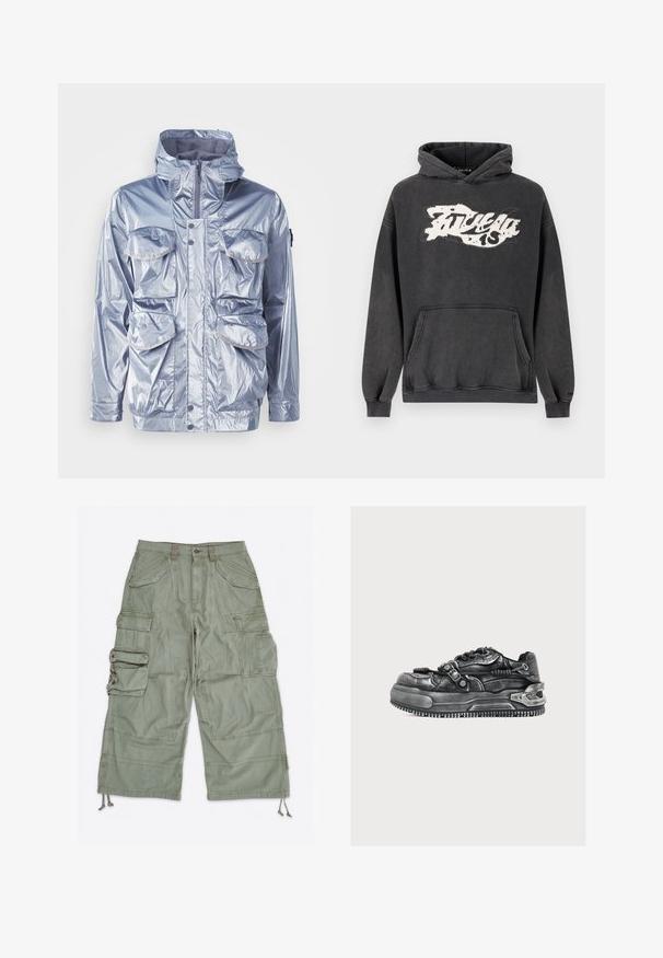 Silberne wasserdichte Jacke mit Reißverschluss, verstellbare Kapuze und vier Fronttaschen. Verfügt über eine glänzende Textur und Druckknöpfe.; Dunkelgrauer Hoodie aus Baumwolle mit einer aufgesetzten Kängurutasche vorne und einem übergroßen Schnitt. Weißer Grafikdruck auf der Brust mit einem Used-Effekt.; Hellgrüne Cargoshorts mit mehreren Klapptaschen, Gürtelschlaufen, Knopfverschluss und verstellbaren Kordelzügen an den Beinöffnungen.; Schwarzer futuristischer Sneaker mit dicker Sohle, Metallschnalle und strukturierten Lederdetails auf schlichtem hellem Hintergrund.