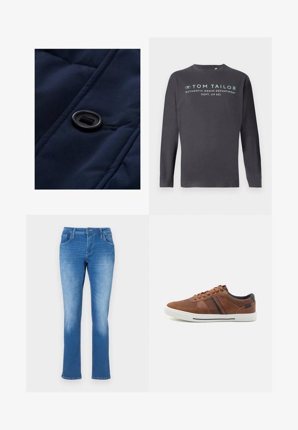 Marineblaues gepolstertes Gewebe mit glatter Oberfläche, das mit einem schwarzen Knopf und einer Kordelzug-Detail versehen ist und die Steppmuster hervorhebt.; TOM TAILOR PRINTED - Langarmshirt - tarmac grey; Blaue Jeans aus Denim mit geradem Bein, ausgestattet mit fünf Taschen, einem Reißverschluss und Kontrastnähten. Der Stoff hat eine mittlere Waschung mit Ausbleichungen.; Braune Leder-Sneaker mit glatter Textur, weißer Gummisohle, schwarzen Akzenten und dekorativen Nähten sowie seitlichen Streifen.