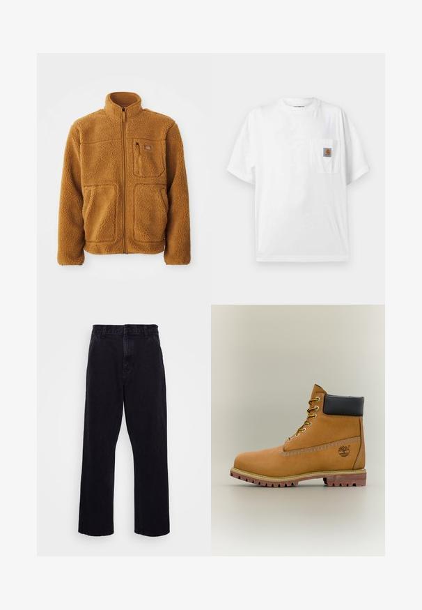 Fleece jas in een warme bruine kleur met een volledige rits, hoge kraag, twee voorzakken en een borstzak met ritssluiting.; Wit T-shirt met korte mouwen en een ronde hals met een borstzakje waarop een klein bruin-zwart Carhartt-logo is aangebracht.; Zwarte denim broek met een rechte pijpdesign, voorzien van een knoop- en ritssluiting, riemlussen en minimale stikdetails.; Bruine leren enkellaars met zwarte kraag, gele veters en een zandkleurige zool. Voorzien van een logo en witte stikseldetails. Robuuste loopzool met grip.