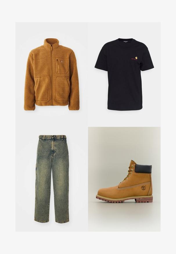 Fleece jas in een warme bruine kleur met een volledige rits, hoge kraag, twee voorzakken en een borstzak met ritssluiting.; Zwarte katoenen t-shirt met korte mouwen, ronde hals en klein kleurrijk logo op de linker borst. Klassieke snit met een zachte textuur.; Baggy denim jeans in een vervaagde blauwe en groene was. Heeft een knoopsluiting, riemlussen en zijzakken. Vlakke voorkant en rechte pijpen.; Bruine leren enkellaars met zwarte kraag, gele veters en een zandkleurige zool. Voorzien van een logo en witte stikseldetails. Robuuste loopzool met grip.