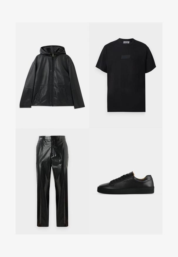 Zwarte leren ritjack met capuchon en twee voorzakken, plat weergegeven op een witte achtergrond.; Zwart T-shirt met korte mouwen en ronde hals, met een subtiel zwart reliëf Versace Jeans Couture-logo op de borst.; Zwarte hoogglanzende vinyl rechte broek met riemlussen, verborgen sluiting aan de voorkant en geplooide details.; Zwarte lage leren sneaker met zwarte veters, gestructureerde rubberen zool en klein geperst logo aan de zijkant, zijaanzicht tegen een grijze achtergrond.
