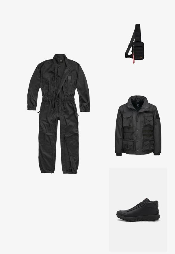 Schwarze Utility-Jacke mit mehreren Taschen, hohem Kragen, Reißverschluss und verstellbaren Bündchen. Hergestellt aus strapazierfähigem, wetterfestem Material.; Brandit BRANDIT HERREN EINSATZKOMBI - Jumpsuit - black; Schwarze High-Top-Sneaker aus strukturiertem Leder, mit einer dicken Gummisohle mit Profil und Schnürdesign. Roter Akzent auf der Zunge.; Schwarze Umhängetasche aus strukturiertem Stoff. Ausgestattet mit einem Reißverschluss-Hauptfach, einer vorderen Tasche mit Gurtband, verstellbarem Riemen und einem dekorativen Anhänger.