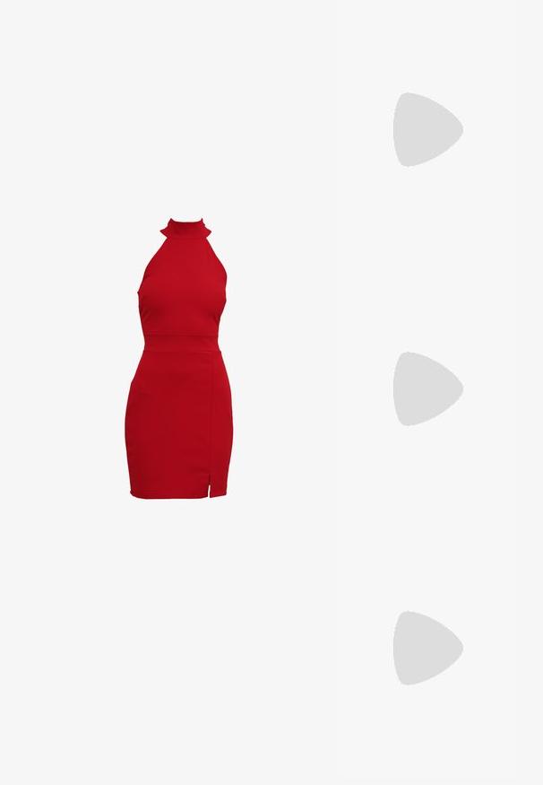 Robe rouge à encolure halter avec une silhouette ajustée, dotée d'un col haut et d'une fente sur le côté. Confectionnée dans un tissu extensible pour un ajustement parfait.; Sandales tongs noires en caoutchouc avec un fond texturé, des brides fines et une semelle rembourrée dotée de petits points surélevés pour une meilleure adhérence.; Sac cabas en toile rose avec deux anses et une bandoulière noire, avec le texte blanc « THE TOTE BAG MARC JACOBS » sur le devant.; Bracelet en chaîne en argent épaisse combinée avec des perles blanches irrégulières et un fermoir à bascule sur un fond blanc.