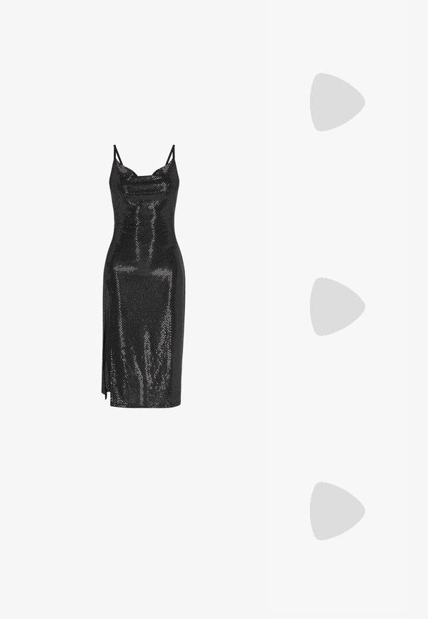 Sort kjole med en tætsiddende design, lavet af glitrende pailletstof, med tynde stropper og en slidse i siden for øget bevægelse.; Sorte slingback pumper med spids tå og skinnende metallisk kappe. Har en høj stilettohæl og slank ankelrem. Glat lædertekstur.; Reiss ADALINE EMBELLISHED - Clutches - silver coloured; Sølvfarvede øreringe med flere klare krystalgemstones i dråbe- og marquiseformer, med låse med bøjlestik og detaljeret udsmykning.