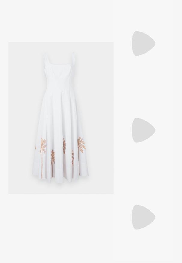 Robe midi blanche sans manches avec corsage ajusté et jupe évasée présentant des imprimés de palmiers marron près de l'ourlet.; Chaussure beige à bouts pointus avec dessus perforé, petit talon kitten, et bride réglable à boucle dorée sur fond blanc.; Pochette en cuir souple beige avec cadre structuré et détail plissé à l'avant, équipée d'une fine bandoulière pour poignet et d'une fermeture éclair dorée.; Boucles d'oreilles en métal doré avec une finition polie, ornées d'une perle blanche irrégulière suspendue. Design circulaire, texture lisse.