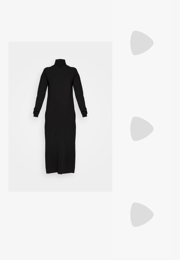 Zwarte lange mouw coljurk, gemaakt van zachte stof, licht getailleerde pasvorm, tot halverwege de kuit, met ribgebreide manchetten en halslijn.; Zwarte leren Chelsea-boots met elastische zijpanelen en een trekband. Dikke, gestructureerde zwarte rubberen zolen met een robuust loopvlakdesign.; Zwarte handtas met een ronde vorm, gemaakt van glad materiaal. Heeft een gevlochten handvat en een ritsluiting voor veilige opslag.; Gouden hoepel oorbellen met een zachte, ronde vorm en een gepolijste afwerking. Kenmerkt oranje accenten aan de achterkant voor een veilige bevestiging.