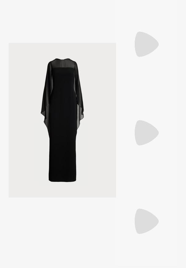 Vestido negro hecho de una tela ligera, con una silueta recta, escote barco corto y mangas tipo capa que caen con fluidez.; Sandalias de tacón alto negras con parte superior de cuero suave, punta abierta y diseño de tira única con un detalle de hebilla dorada.; Cartera de cuero negro con una correa de cadena dorada, que presenta un logotipo dorado en el frente. Diseño minimalista con una textura suave y forma estilizada.; Pendientes de gancho dorados con grandes piedras en forma de lágrima color melocotón, rodeadas de pequeños cristales transparentes sobre un fondo blanco liso.