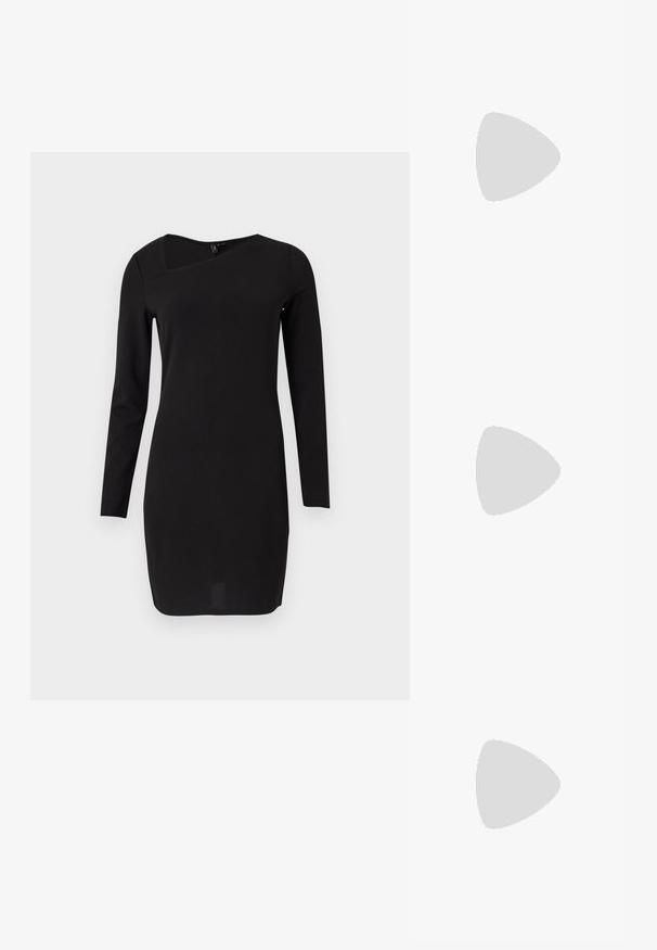Robe noire à manches longues avec un décolleté asymétrique et un design ajusté. Fabriquée dans un tissu lisse, elle tombe juste au-dessus des genoux.; Bottes noires en cuir, hautes jusqu'au genou, avec un bout pointu et un talon aiguille haut. Texture lisse et design épuré, avec un minimum de détails.; Sac à bandoulière en cuir beige avec un design froncé et un détail boucle argentée, équipé d'une longue bandoulière et d'une section de poignée rembourrée.; Deux paires de boucles d'oreilles créoles argentées brillantes avec un design distinctif en forme de V pointu, présentées sur un fond blanc.