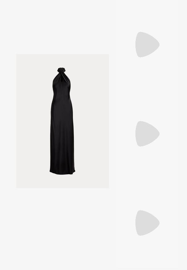 Čierne saténové večerné šaty s halter neck, skrúteným detailom na výstrihu, priliehavým živôtikom a sukňou po zem.; Lauren Ralph Lauren LOGAN BURNISHED LEATHER SANDAL - Sandále - black; Čierna kožená peňaženka so zlatým reťazovým popruhom, s gold logom na prednej strane. Minimalistický dizajn s hladkou štruktúrou a štíhlym tvarom.; Zlaté visiace náušnice s dizajnom zhlukovania, obsahujúce okrúhle a slzovité priehľadné kryštály, ktoré predvádzajú precízne detaily.