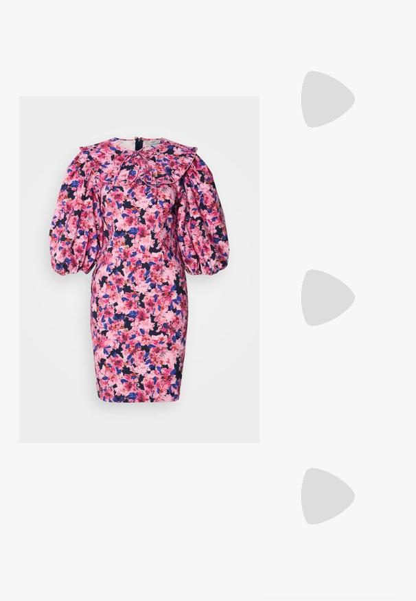 Lillelilleline kleit roosa ja tumesinise mustriga, puhvärvidega, rippuva kaelusega ja sobiva silueti ning tagasipööratud lukuga.; Must must nahk slingback tasase jala king, terav nina, millel on kaks horisontaalset rihma ja ruudukujulised hõbedased sanga, madal konts ja sile tekstuur.; Must musta krokodillimustriga ristseljakott, millel on eemaldatav rihm ja pealmine käepide. Kotil on klappi sulgemine ja sile viimistlus.; Hõbedased rõngaskõrvarõngad siledast ja läikivast viimistlusest. Ringikujuline, sisaldab kindlat kinnitust. Lihtne ja elegantne disain.