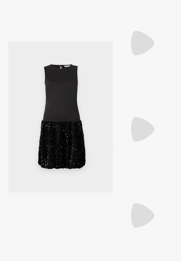 Vestido negro sin mangas con parte superior ajustada y falda corta cubierta de brillantes lentejuelas negras sobre un fondo blanco liso.; Sandalia de tacón alto de ante negro con suela de plataforma, tira en el tobillo con herrajes plateados, diseño de punta abierta y textura suave.; Bolso de mano de cuero negro con forma redondeada, decorado con detalles de tachuelas plateadas y un asa corta. Textura lisa y cierre con cremallera.; Pendientes de oreja metálicos plateados con un diseño suave y redondeado que recuerda a la forma de una gota, con una superficie reflectante y un acabado sin costuras.