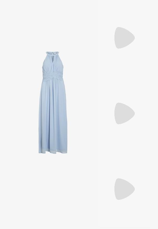 Vestido largo de color azul claro con corsé plisado, escote en forma de llave y cintura adornada con encaje. Tela fluida y falda amplia.; Melissa PATTY - Mules de tacón - beige; DUDU IBIZA - Bolso de mano - perla; Pendientes de gancho en tono dorado que presentan una perla blanca redonda y lisa en la base, exhibiendo un diseño minimalista con un acabado pulido.