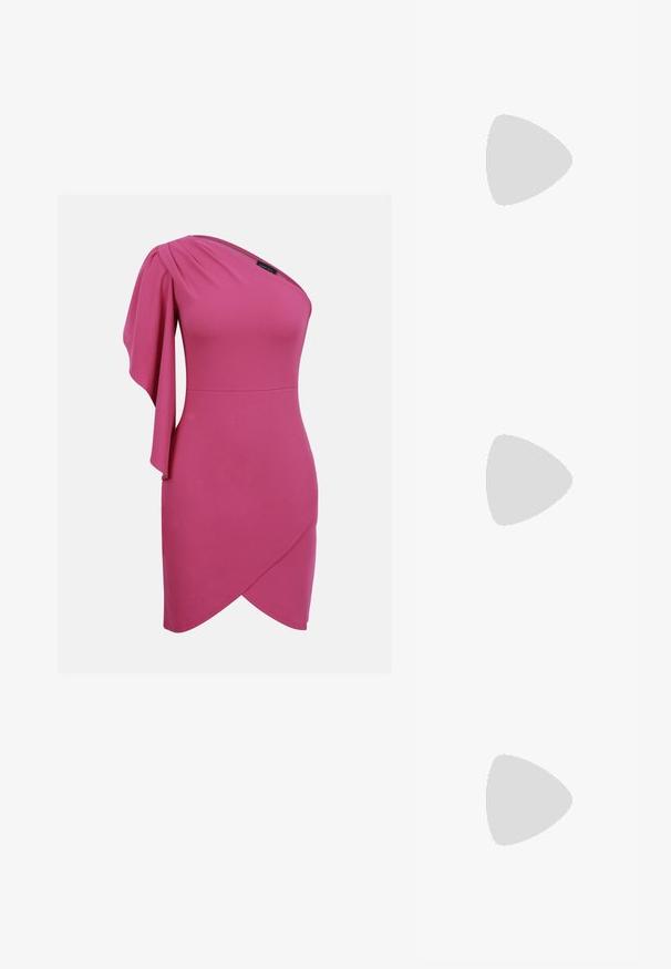 Fuchsia pink one-shoulder kjole med draperet ærme på venstre side og omslagsstil asymmetrisk kant.; Sorte suede hæle sandaler med åben tå, der har en dekorativ knude akzent foran og en ankelrem med en guldbuckle.; Sort clutch taske lavet af ruskind med en struktureret overflade, udstyret med en guld kædestrop og et elegant, kantet design.; Klynge af seks uregelmæssigt formede, gennemsigtige og reflekterende glaslignende stykker arrangeret på en hvid baggrund.