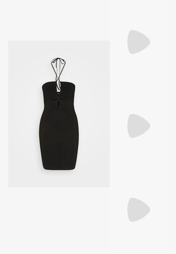 Even&Odd by Zalando Jerseykjole - black; Sorte knæhøje støvler med en glat læderfinish, rektangulære blokhæle og sidesyning, sat sammen med en vinrød nederdel.; Sorte og sølv håndtaske med en tekstureret overflade, der har et diamantmønster, en knyttet håndtag og en struktureret form.; Sølvbelagt halskæde med flere kædetyper, herunder en glat kæde og en perlekæde, med en lille rund vedhæng.