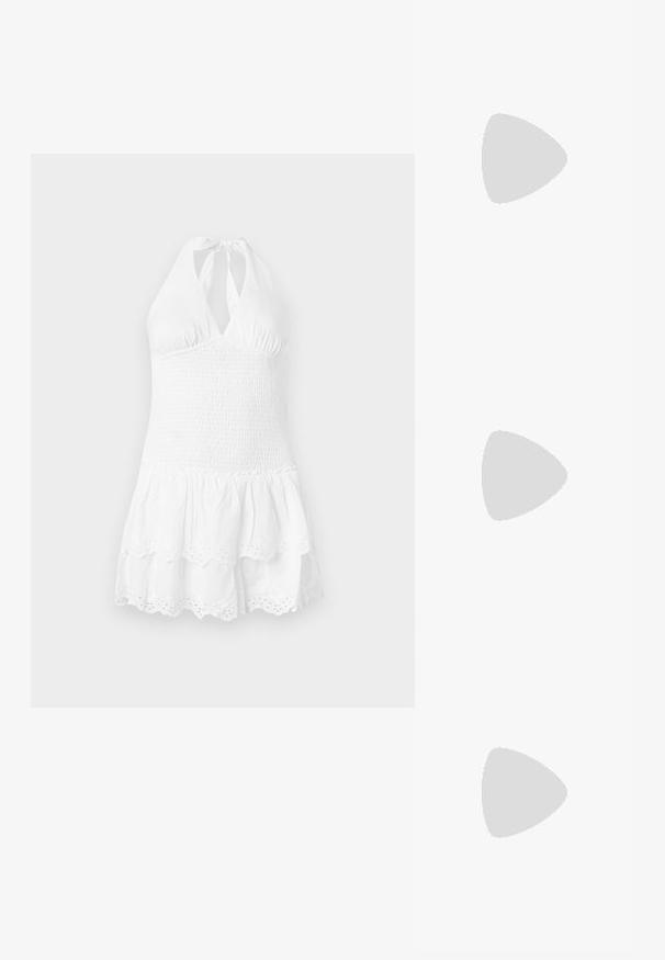 Vestido blanco de tirantes con un cuerpo fruncido y una falda acampanada. Presenta un dobladillo festoneado y detalles de ojal en la parte inferior. Textura de algodón suave.; Chancla negra con suela de goma, que presenta un diseño de sola tira con tres ranuras horizontales. Textura plana y suave sin patrones adicionales.; Gafas de sol redondas con tinte marrón y un marco burdeos brillante. Patillas delgadas con un sutil detalle de marca. Diseño de lentes planos.; Pequeño bolso de cuero beige con una sola correa y tachuelas plateadas a lo largo de los bordes y la correa, sobre un fondo liso.