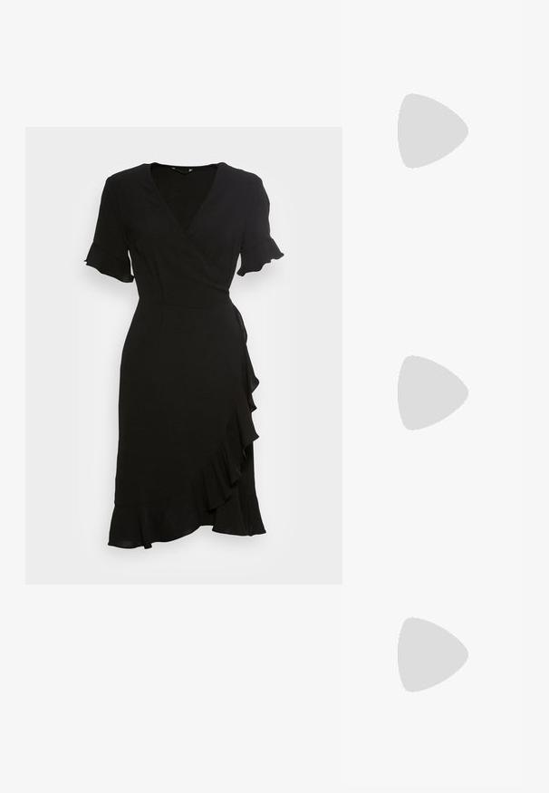ONLY ONLMETTE WRAP FRILL DRESS - Jurk - black; Zwarte leren sandalen met een kruisbandontwerp, verstelbare gesp en een gestructureerde zool met ribbels voor grip.; Zwarte rechthoekige zonnebril met donkere getinte lenzen, een dik plastic montuur en brede scharnieren. Glad oppervlak en hoekig ontwerp.; Zilveren hoepel oorbellen met een minimalistisch ontwerp. Cirkelvormig, gladde textuur en dun profiel. Lichtgewicht met een gepolijste afwerking.
