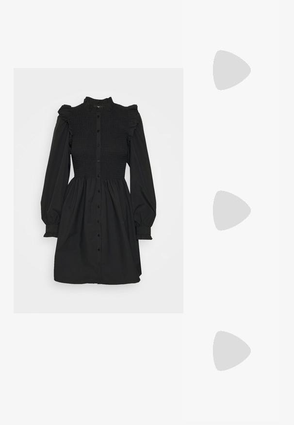 Sort kjole med smock-bodice, lange puffærmer, en flæset halsudskæring og knaplukning foran. Blødt, tekstureret stof.; ONLY SHOES ONLDOJA - Plateaustøvler - black; Sort læder skuldertaske med quiltet design, sølv hardware detaljer og en buet lynlås lukning. Har en slank, justerbar skulderrem.; Sølvøreringe med et minimalistisk design. Cirkulær form, glat tekstur og tynd profil. Letvægtige med en poleret overflade.