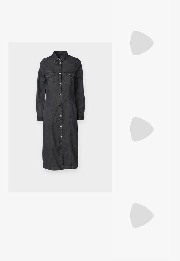 Donkerdenim jurk met lange mouwen, een knoopsluiting aan de voorkant, twee borstzakken en een middellange snit. De textuur is zacht met een klassieke pasvorm.; Zwarte leren cowboylaars met een spitse neus, decoratieve stiksels en een blokhak van gemiddelde hoogte. Heeft geborduurde bloempatronen op de schacht.; Zwarte cat-eye zonnebril met een matte afwerking, voorzien van grijs getinte glazen, scherpe hoeken en slanke zijarmen. Merkennaam zichtbaar op de binnenarm.; Zwart leren handtas met een driehoekige vorm, schuine klep en een ronde handgreep. Heeft een gladde textuur en minimalistische ontwerpelementen.
