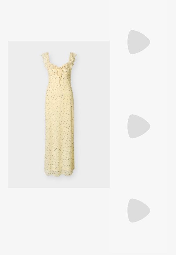 Lysegul maxi-kjole med brune polkaprikker, flæser på korte ærmer og en samlet bindedetalje ved brystet.; Beige flad sandal med en enkelt bred rem, ankelrem med spænde og dekorativ kæde detalje. Glat læderlignende tekstur og flad sål.; Hvid læderhåndtaske med en samlede design, forsynet med en guldkæde-strop og en rund form. Glat tekstur med bløde folder og ingen mønstre.; Seks par øreringe i gylden tone med havtema vedhæng, herunder perler, muslingeskaller, søstjerner og hummere, arrangeret på en hvid baggrund.
