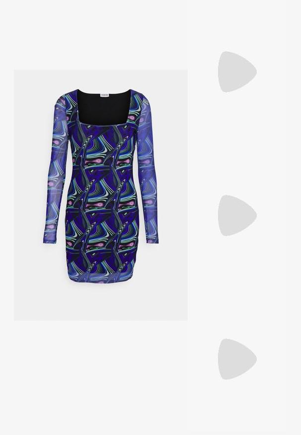Noisy May Petite NMLESLEY SQUARE  PETITE - Hverdagskjole - deep blue; Knælange hvide gummistøvler med en solid sål og elastiske paneler på siden. Har træksløjfer øverst for nemmere påklædning. Glat overflade.; Sorte, kantede solbriller med grå linser; lavet af plast, med tykke stænger med en glat overflade og ingen synlig hardware.; Sorte og sølv håndtaske med en tekstureret overflade, der har et diamantmønster, en knyttet håndtag og en struktureret form.