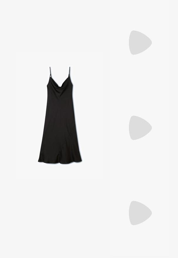 Vestido negro de tirantes ajustables, con escote en cowl y dobladillo asimétrico, hecho de una tela suave y ligera.; Sandalias de tacón alto negras con parte superior de cuero suave, punta abierta y diseño de tira única con un detalle de hebilla dorada.; Bolso de piel negra tipo bandolera con correa de cadena dorada y cierre rectangular dorado en la parte delantera, sobre un fondo claro y liso.; Pendientes en tono dorado con piedras preciosas redondas y transparentes; diseño de gota única; acabado liso y pulido; montura de aro y garras.