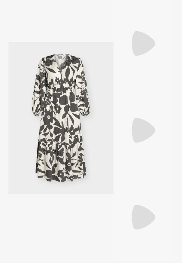 Witte jurk met lange mouwen en zwarte bloemenprint, V-hals, geplooide taille en gerimpelde zoom.; Zwarte sandaal met bandjes, vierkante teen en een lage blokhak. Voorzien van meerdere dunne bandjes en een verstelbare enkelband. Gemaakt van zacht leer.; Zwarte leren schoudertas met een brede verstelbare riem en zilveren gesp, weergegeven tegen een effen lichte achtergrond.; Zilveren metalen oorbellen met een golvend, sculpturaal ontwerp, voorzien van een gepolijste afwerking en onregelmatige vormen, die een hedendaagse esthetiek benadrukken.