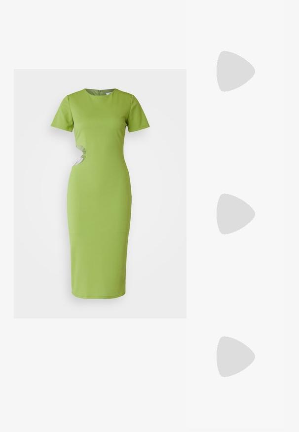 WAL G. TALIA CHAIN - Gallakjole - olive green; Sorte spidse hæle lavet af glat stof med en stiletto hæl og en smal ankelrem, der har et åbent sideskud.; Sort håndtaske med en rund form, lavet af glat materiale. Har et flet håndtag og en lynlåslukning for sikker opbevaring.; Sølvøreringe i form af hoops med en glat, blank finish. Cirkulær form, der har en sikker lås. Simpelt og elegant design.