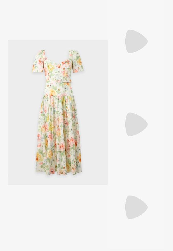 Vestido midi floral con mangas abullonadas, escote corazón, cintura ajustada con cinturón y falda fluida en tonos pasteles amarillo, rosa y verde.; Tacones slingback de charol beige con puntera afilada y un lazo decorativo en el empeine. Incluyen un tacón bajo y estilizado con una textura suave.; Clutch rectangular blanca con patrón floral azul y asa con cuentas de perlas, herrajes en tono dorado y cierre con broche.; Collar de perlas blancas con perlas redondas de tamaño uniforme y textura lisa, ensartadas juntas para formar un diseño clásico.