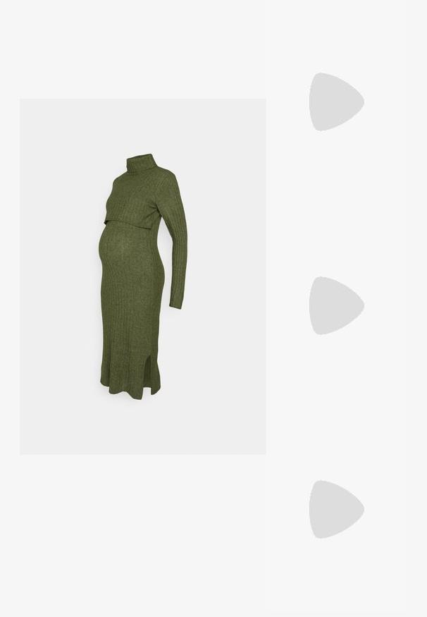 Zwangerschapsjurk in donkergroene ribstof, met een hoge hals, lange mouwen en zijsplitten aan de zoom voor een gemakkelijke beweging.; Zwarte leren Chelsea-boots met elastische zijpanelen en een trekband. Dikke, gestructureerde zwarte rubberen zolen met een robuust loopvlakdesign.; Zwarte leren draagtas met textuur, twee lange schouderbanden, rechthoekige vorm en open bovenkant.; Gouden creolen met een gladde, gepolijste afwerking. Ronde vorm, middelgrote maat, met een veilige sluitmechanisme.